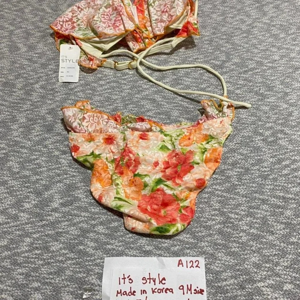 Coloured bikini‎ set top/bottoms Made in Korea 9M=girl 7-8 years old. SKU-A122